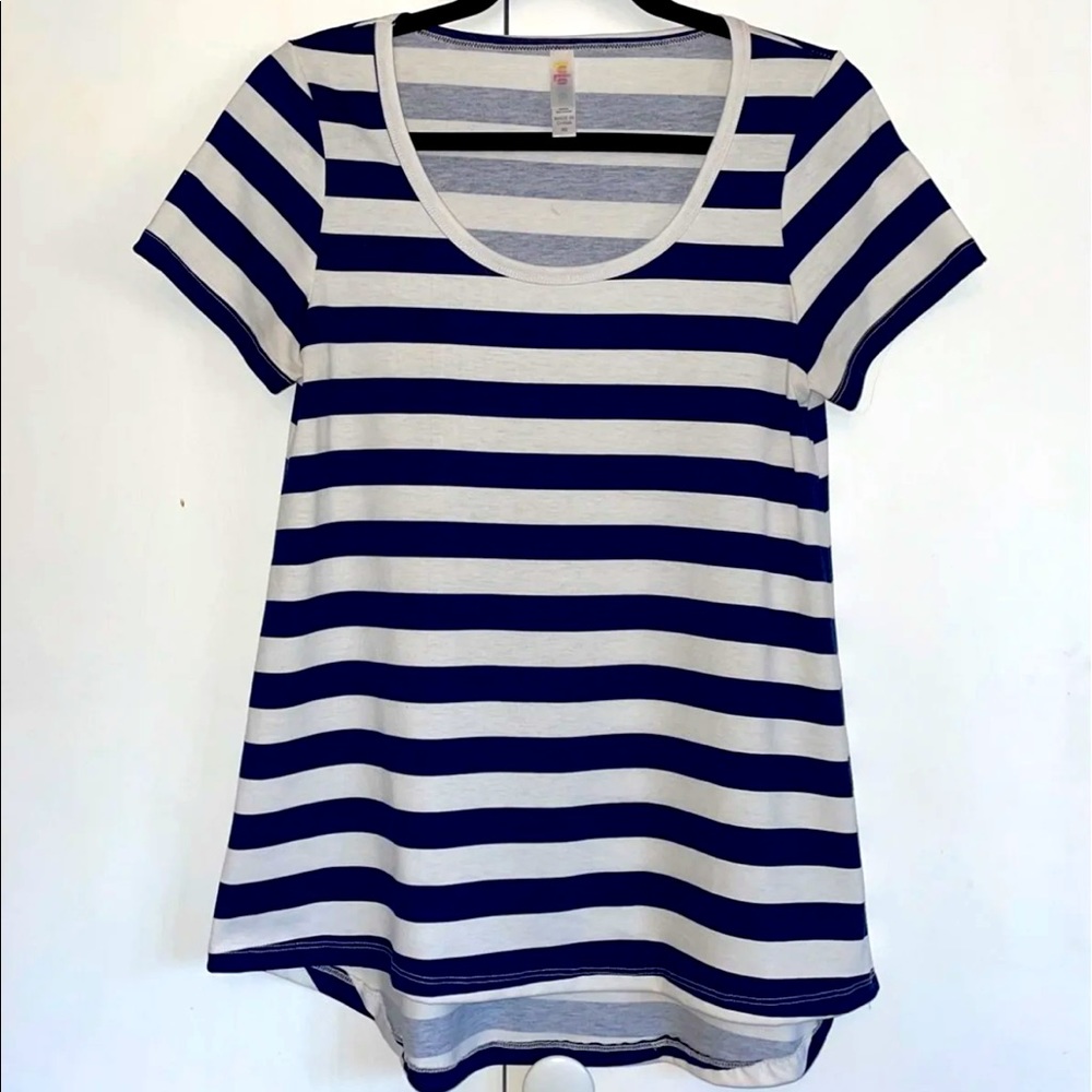 LuLaRoe Classic Tee XS